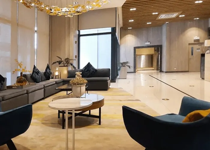 Spacious 2br In Bgc With Workspace & Washer