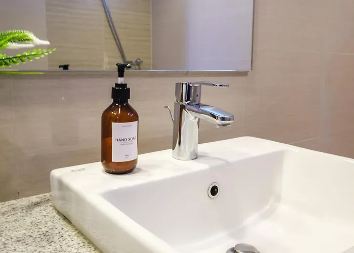 Spacious 2br In Bgc With Workspace & Washer *
