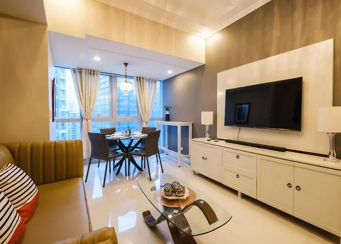 Spacious 2br In Bgc With Workspace & Washer