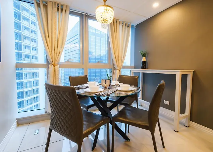 Spacious 2br In Bgc With Workspace & Washer Apartment *