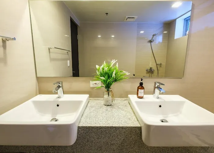 Apartment Spacious 2br In Bgc With Workspace & Washer Manila